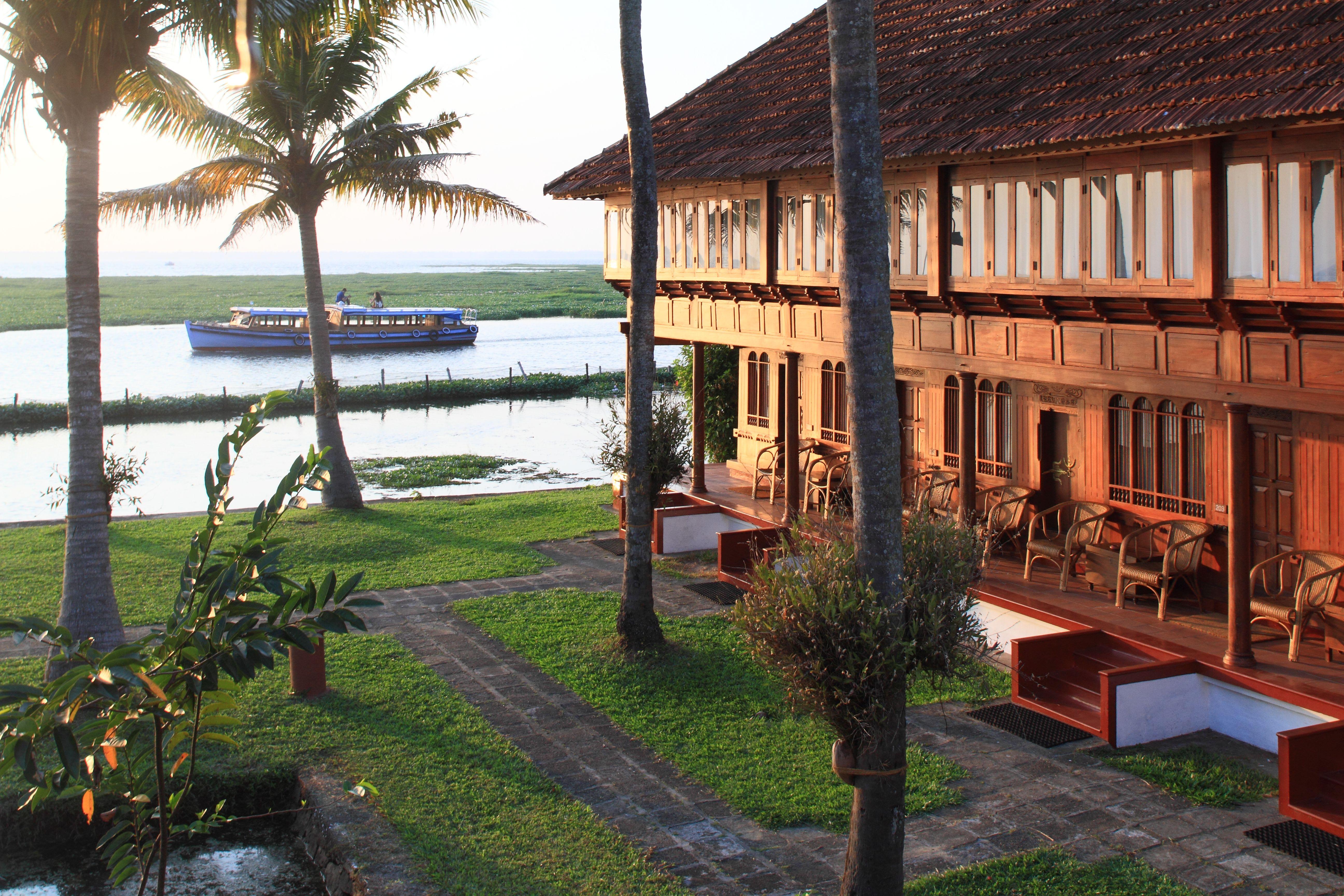 Coconut Lagoon Kumarakom- A Cgh Earth Experience Hotel Exterior photo