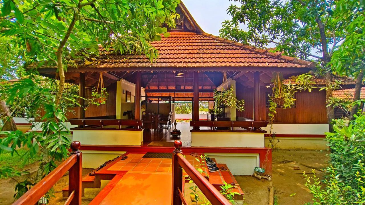 Coconut Lagoon Kumarakom- A Cgh Earth Experience Hotel Exterior photo