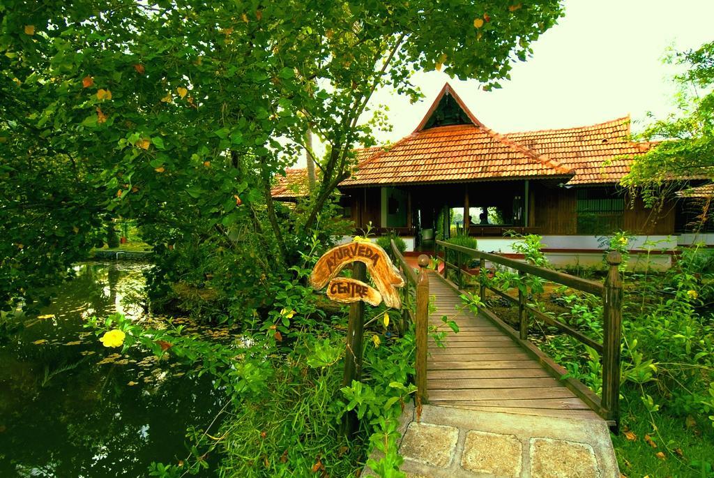 Coconut Lagoon Kumarakom- A Cgh Earth Experience Hotel Exterior photo