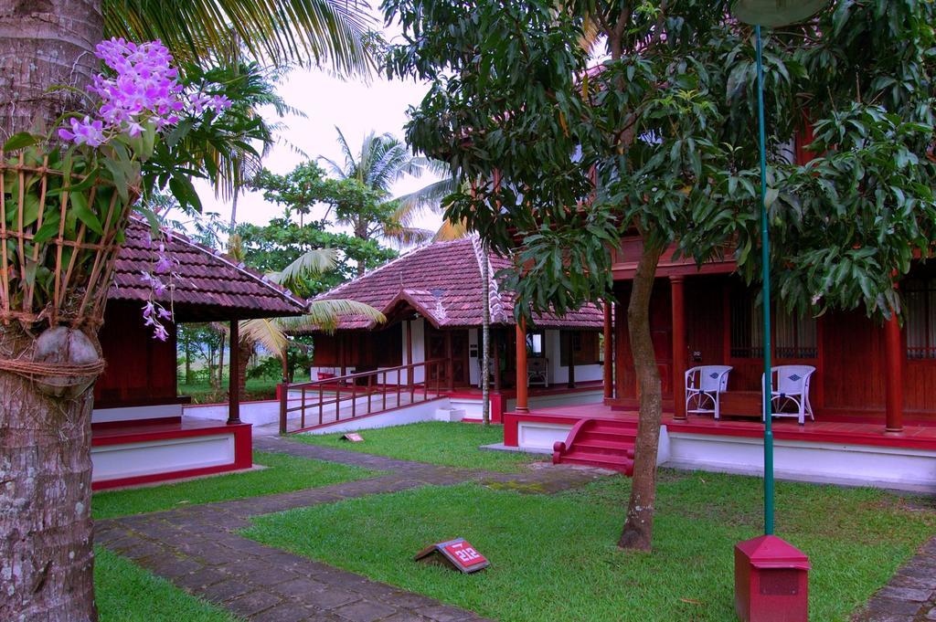 Coconut Lagoon Kumarakom- A Cgh Earth Experience Hotel Exterior photo